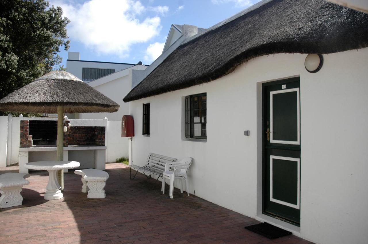 Arniston Seaside Cottages エクステリア 写真